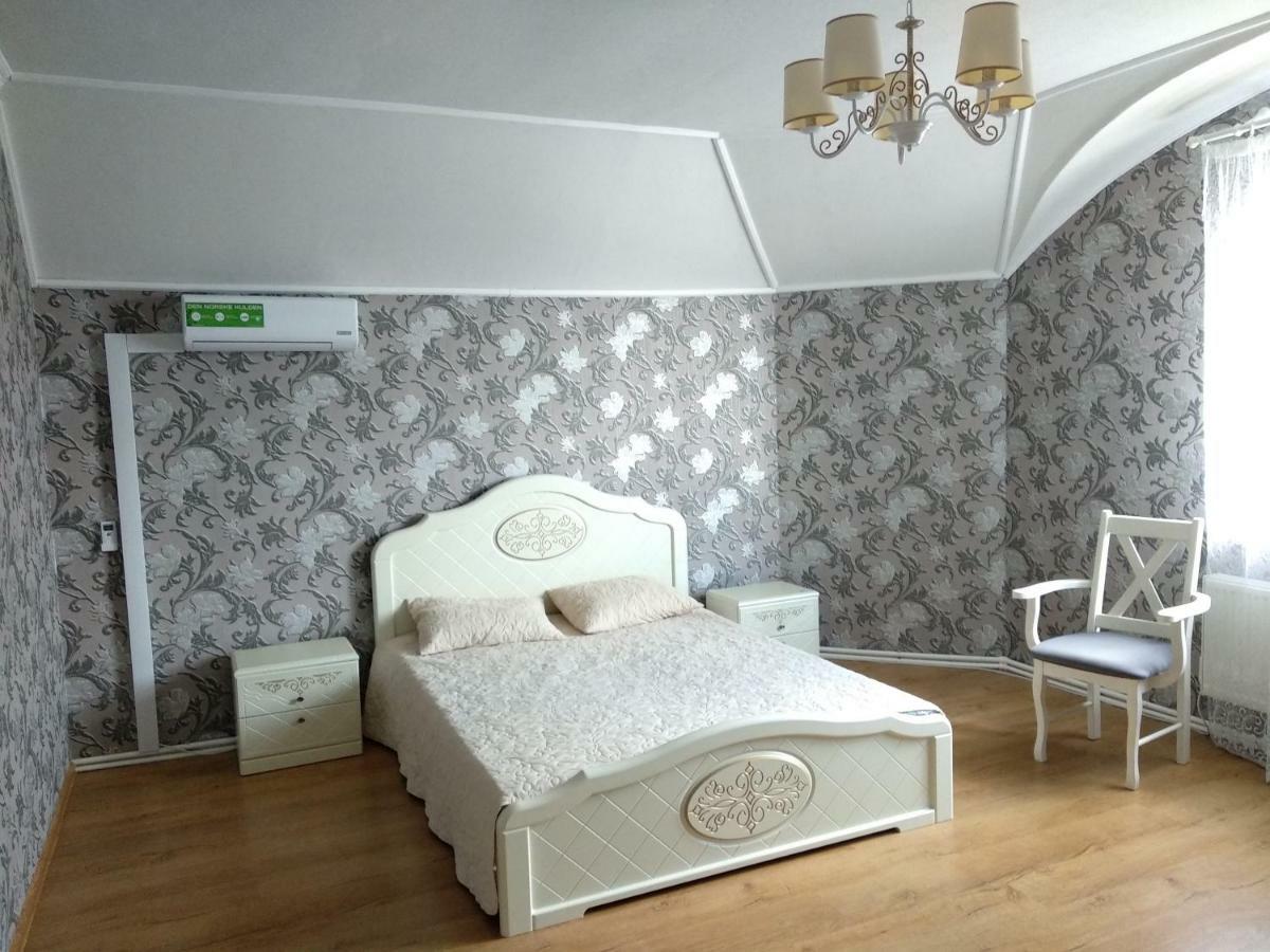 Дом С Бассейном И Сауной Villa บอริสปิล ภายนอก รูปภาพ